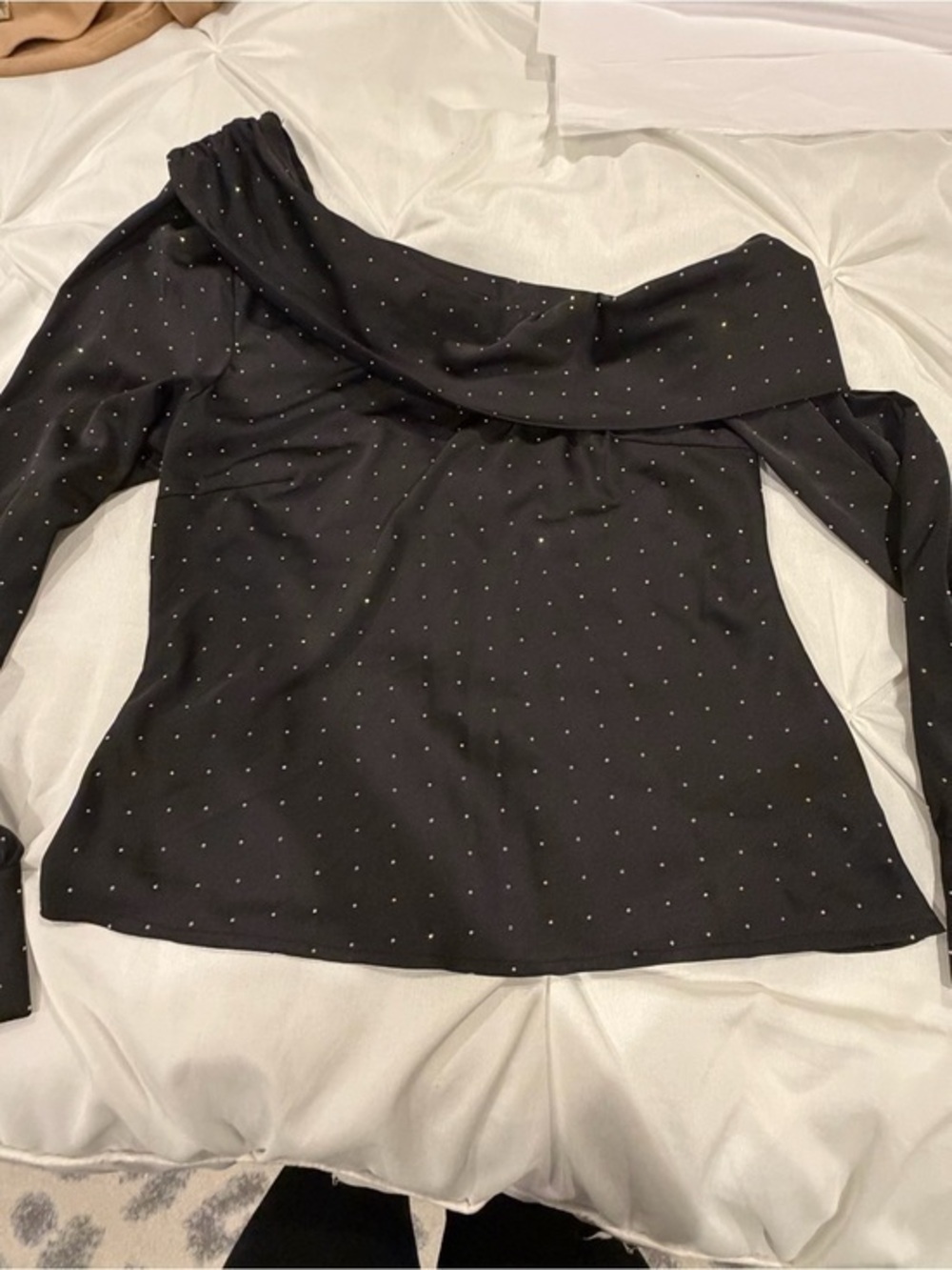 NWOT Astr Black Off-Shoulder Long Sleeve Top with Dots Size XS - Picture 1 of 7